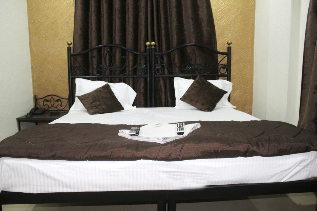 Hotel Preetam Aurangabad Exterior photo